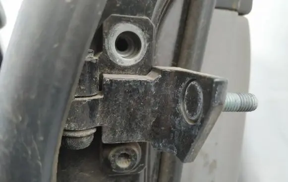 Volkswagen Phaeton Rear door lower hinge