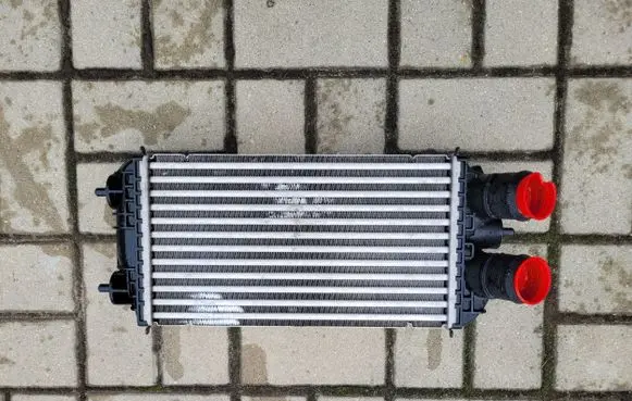 Peugeot 2008 I Intercooler radiator 9824742280