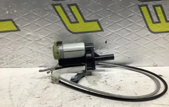 BMW 5 F10 F11 Seat adjustment motor 830649662