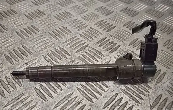 Chrysler PT Cruiser Fuel injectors set A6110700987