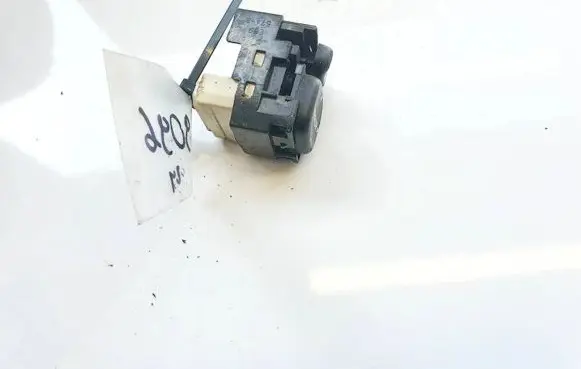 Toyota Corolla Verso AR10 Wing mirror switch 183574