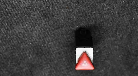 Volkswagen PASSAT B6 Hazard light switch