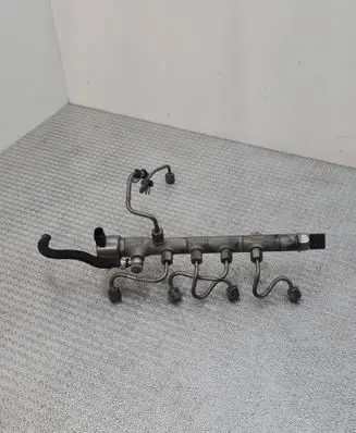 Mercedes-Benz C W204 Fuel main line pipe A6510700495 R9144Z240A