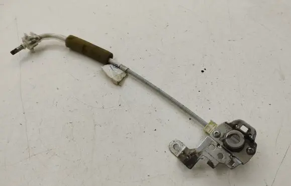 Honda CR-V Coupe door lock (next to the handle) 