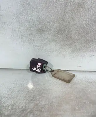 Opel Astra G Ignition key/card 96304