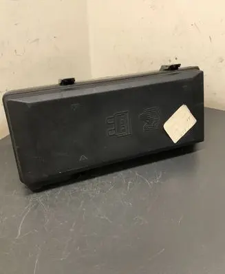 Land Rover Discovery Fuse module YQE000300