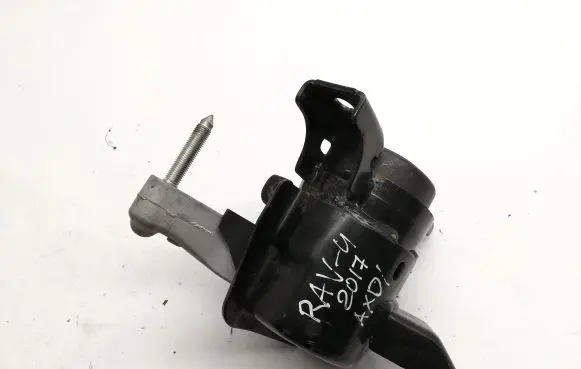 Engine mount bracket