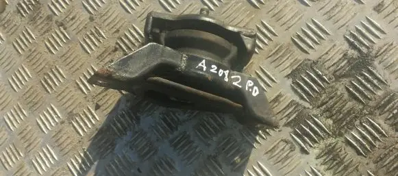 Hyundai Getz Engine mount bracket