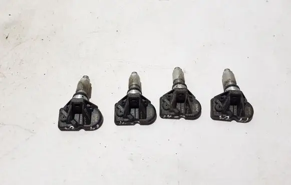 BMW 4 G22 G23 G24 G26 Tire pressure sensor 6877936