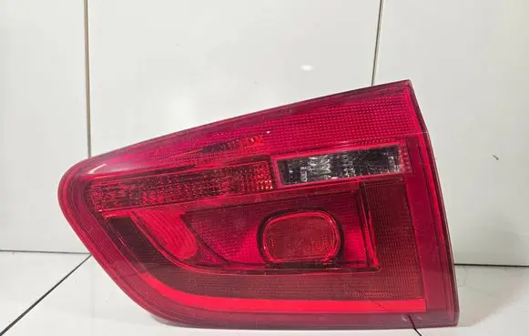 Volkswagen Sharan Tailgate rear/tail lights 7N0945093G 8950496850D2 89504968