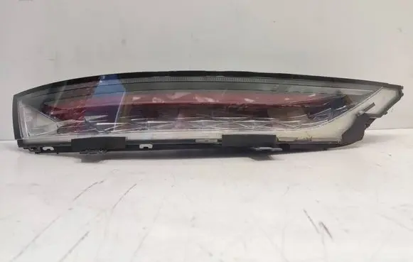 Citroen DS7 Crossback Tailgate rear/tail lights 9815722680 CN00000122