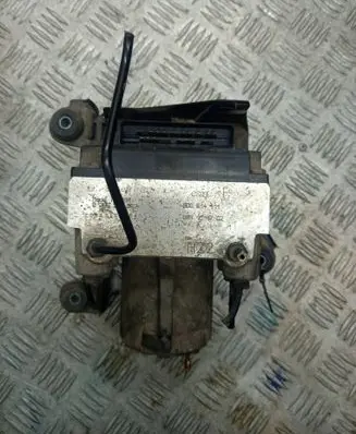 Audi A4 S4 B5 8D ABS Pump 8D0614111
