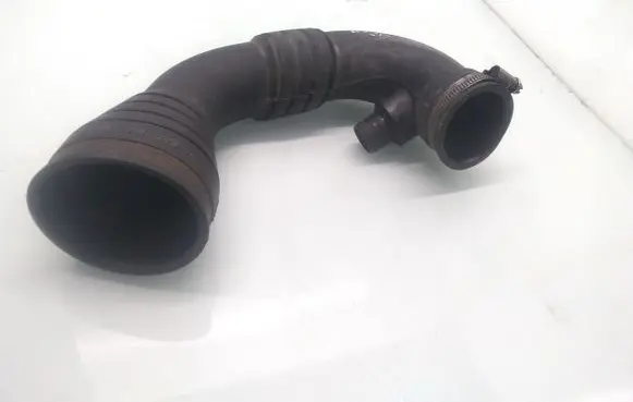 Audi A4 S4 B5 8D Air intake hose/pipe 8D0129615A