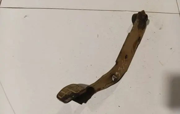 Volkswagen Transporter - Caravelle T4 Brake pedal 