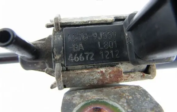 Ford Mondeo Mk III Vacuum valve 1S7G9J559
