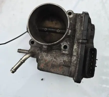 Toyota Corolla Verso AR10 Throttle valve 220300D011 00317 6L08