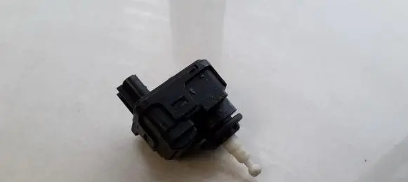 Volvo S40, V40 Headlight level adjustment motor 00728232 007282-32