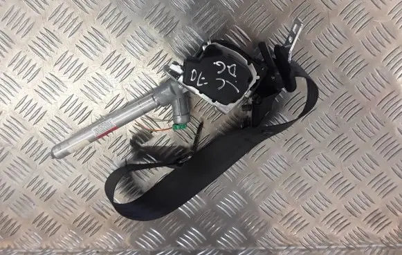 Volvo XC70 Rear seatbelt