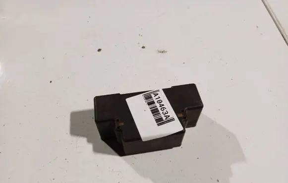 Opel Astra H Fuse box cover 74338300