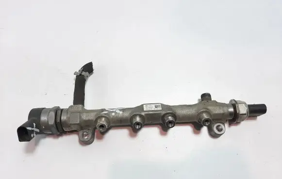 Volkswagen Golf VII Fuel main line pipe 04L089D 057130764AB
