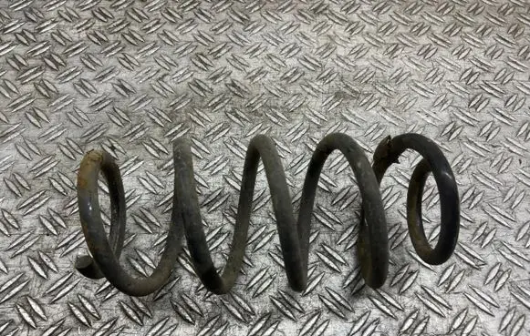 Toyota Auris 150 Rear coil spring