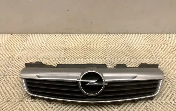 Opel Zafira B Front grill 13136136