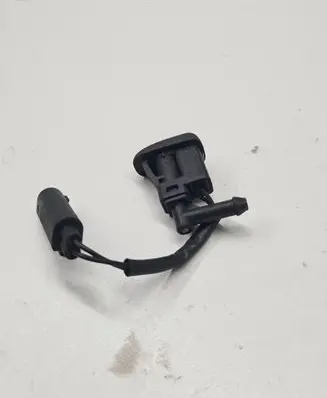 Windshield washer spray nozzle