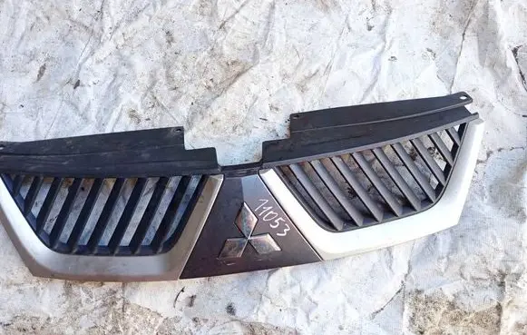 Mitsubishi Outlander Front grill 7450A038