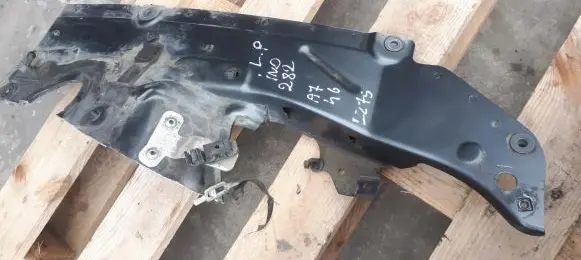 Audi A7 S7 4G Fender mounting bracket