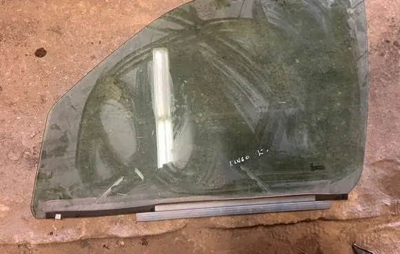 Renault Kangoo I Front door window glass four-door