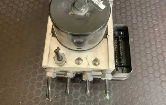 Ford Fiesta ABS Pump 06210955813 DZ30A03L99 28570059023