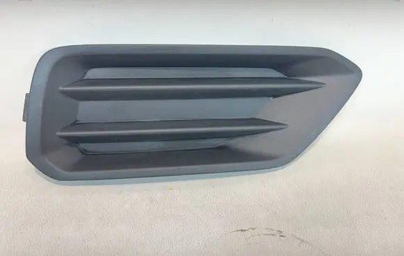 Volvo XC40 Front bumper lower grill 31407950
