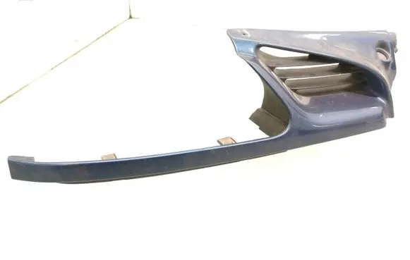 Renault Scenic I Front bumper upper radiator grill 7700834201