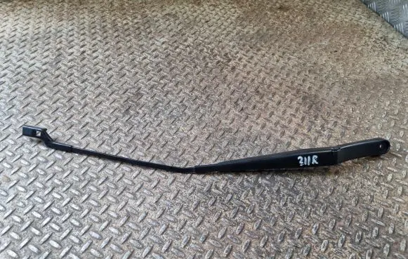 Front wiper blade arm