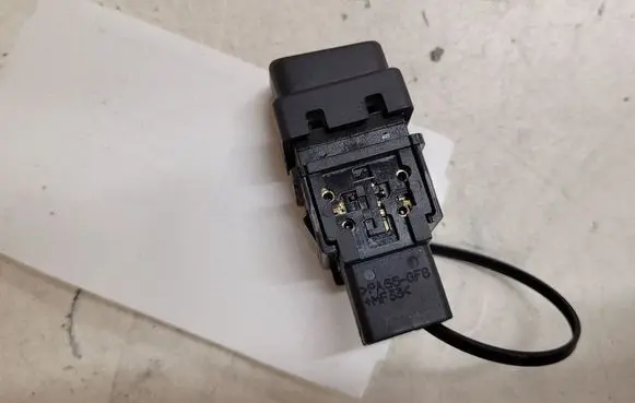 Nissan X-Trail T30 Traction control (ASR) switch 06019
