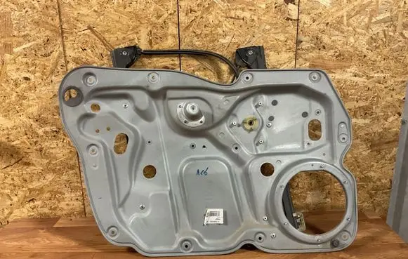 Volkswagen Caddy Front window lifting mechanism without motor 1T0837755 117119 117119J