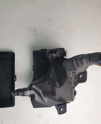 Toyota Yaris Fuse box set 821150DQ21A 07551234