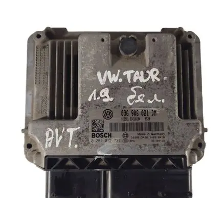 Volkswagen Touran I Engine control unit/module 03G906021DM 1039S13438 0281012737