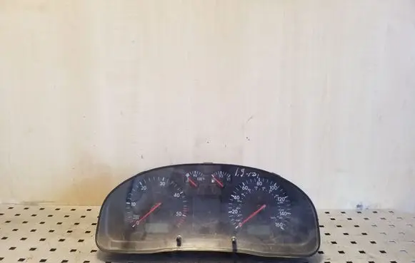 Volkswagen PASSAT B5 Speedometer (instrument cluster) 110008919007