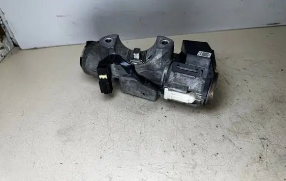 Toyota Avensis T250 Ignition lock N05015178 736661A N0501517