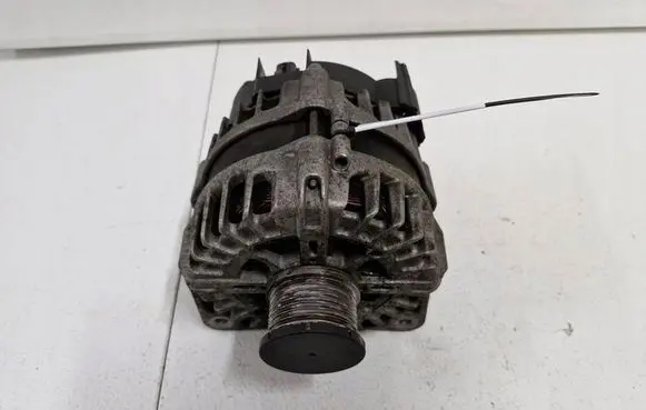 Renault Master III Generator/alternator 231007619R