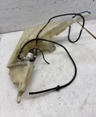 Windshield washer fluid reservoir/tank