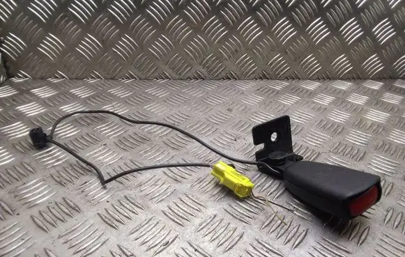Volvo C30 Rear seatbelt buckle 8686941