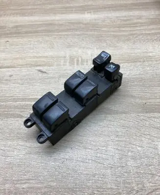 Nissan X-Trail T30 Electric window control switch 