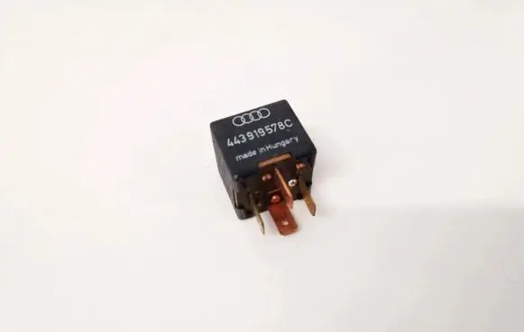 Volkswagen PASSAT B5 Other relay 443919578C 899519