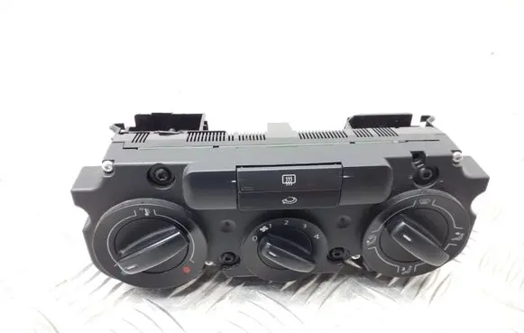 Volkswagen Golf V Climate control unit