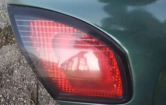 Nissan Primera Tailgate rear/tail lights