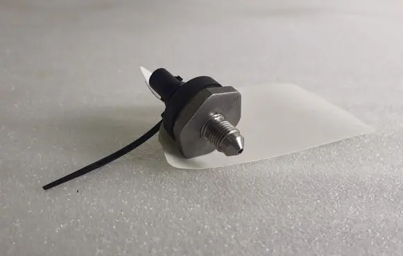 Mini Cooper Countryman F60 Fuel pressure sensor 8631820