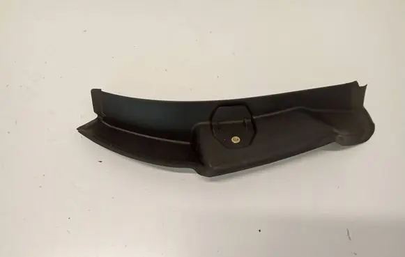 Mercedes-Benz C W205 Rear/tail light trim molding A2056930633 A2056901441