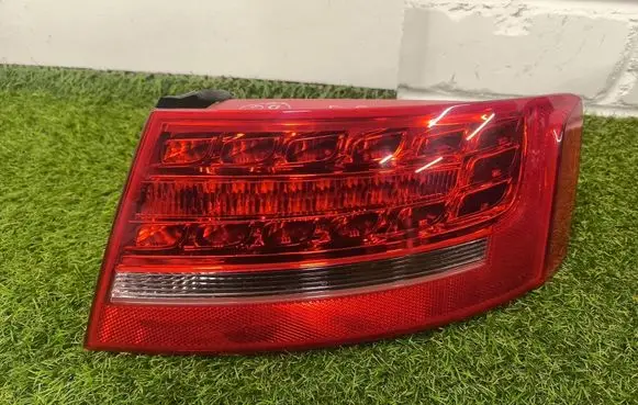 Audi A5 8T 8F Rear/tail lights 8T8945096D